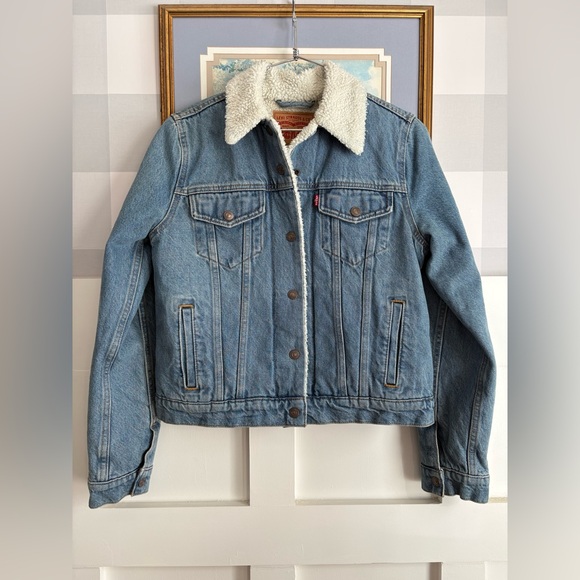 Levi's Jackets & Blazers - Levi's Light Blue Denim Jacket with Sherpa Collar Size Small